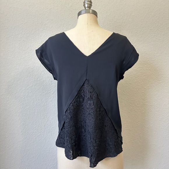 REBECCA TAYLOR S/S Silk Blend V-Neck Top in Black Lace Accent - Picture 4 of 9